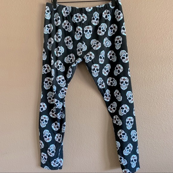 No Boundaries Sugar Skull Cropped Leggings Size XL - Picture 7 of 7